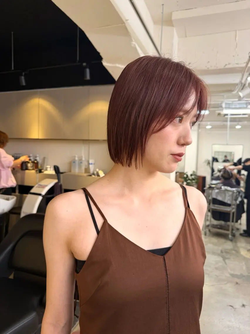 ミディアム ボブ カット ヘアカラー 須藤　優真 切りっぱなしボブのヘアスタイル