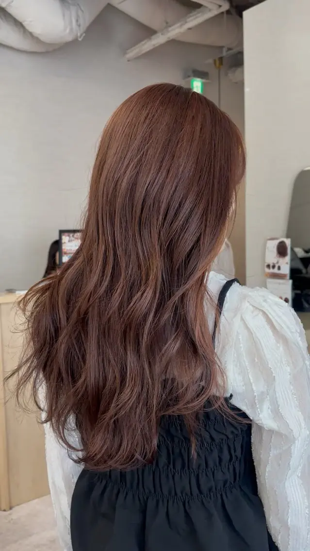 ロング ヘアカラー あそう/梅田 ／ベージュカラーのヘアスタイル