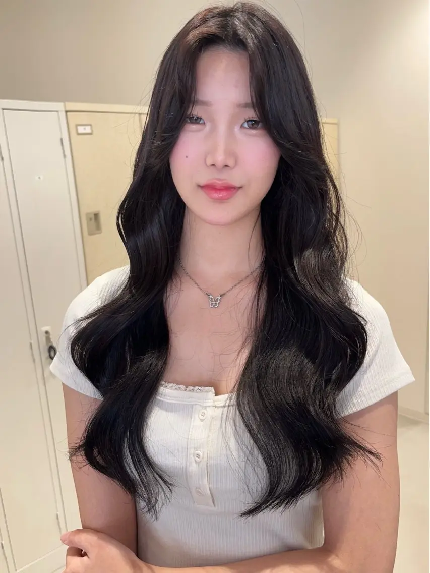 ロング カラー 韓国風ヘア 透明感カラー🫧🌈 似合わせカット✂︎のヘアスタイル