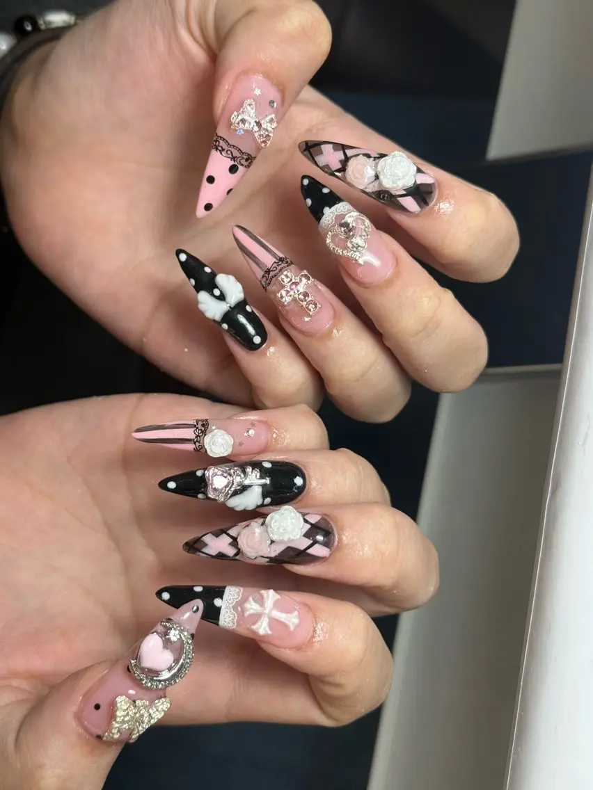 ネイル フレンチネイル グラデーション キラキラネイル マグネットネイル シンプルネイル akina nailsのネイルデザイン