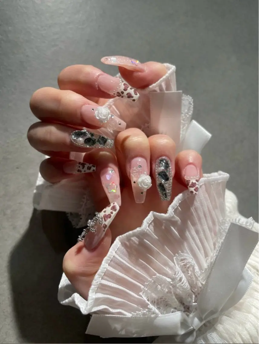 ネイル I-nailロング /ワンホン/キラキラのネイルデザイン