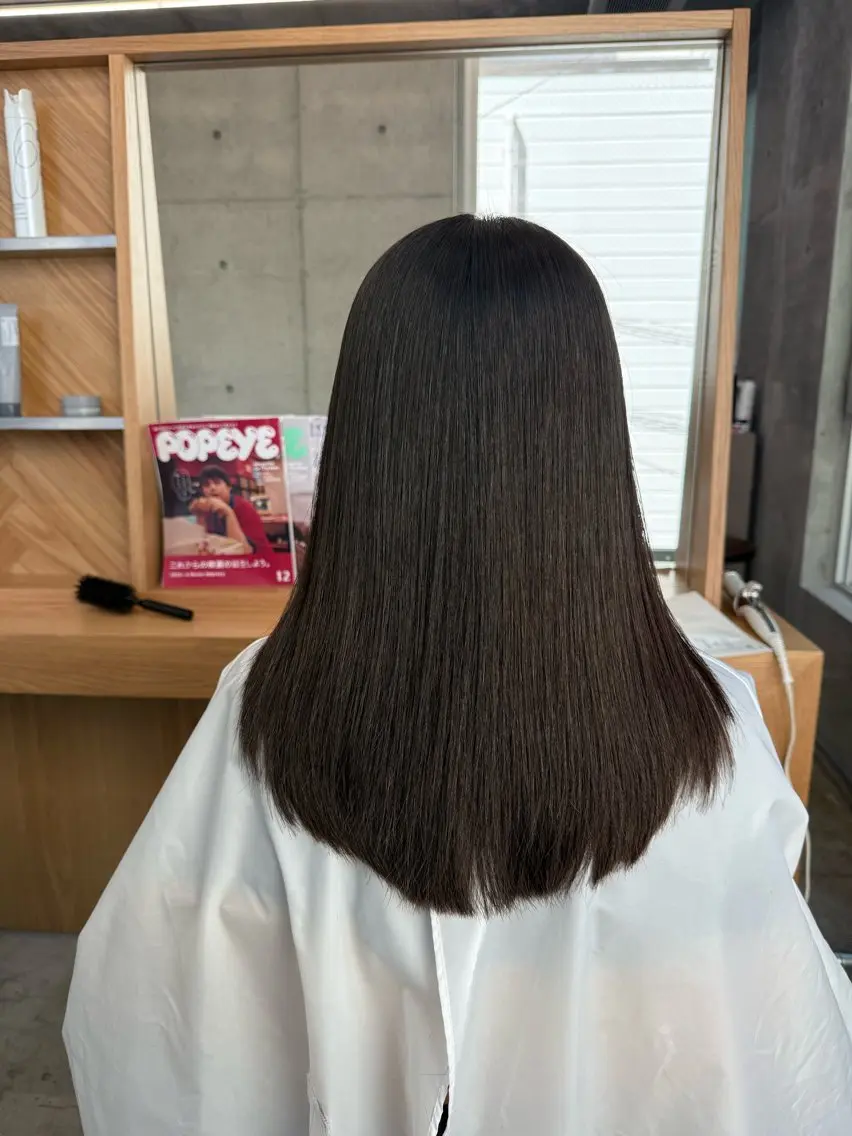 ロング カラー パーマ ロングレイヤー アッシュ ベージュカラー ブリーチ 透明感カラー カット 縮毛矯正 トリートメント 誰より丁寧なカット/ 小林輝/レイヤーのヘアスタイル