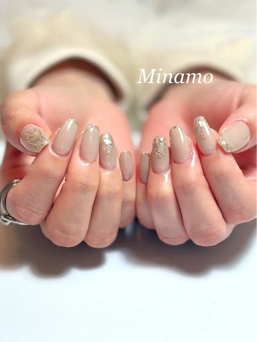 ネイル ミラーネイル ニュアンスネイル ハンドネイル Minamo 🩵のネイルデザイン