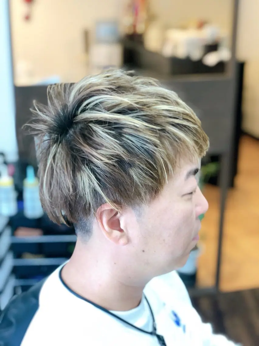 ショート カラー メンズ メンズハイライト メンズショート ハイライトカラー ハイライト ショートヘア 早川 太貴のヘアスタイル