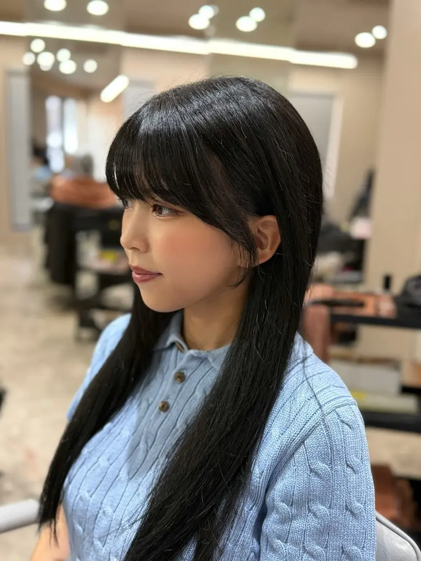 ロング 顔周りカット 🖤 Aya 🖤 Zina 梅田茶屋町のヘアスタイル