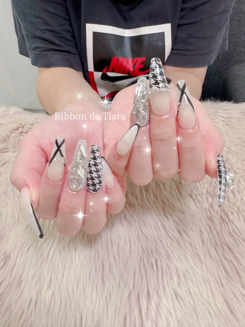 ネイル ハンドネイル オーナーネイリスト MAKIのネイルデザイン