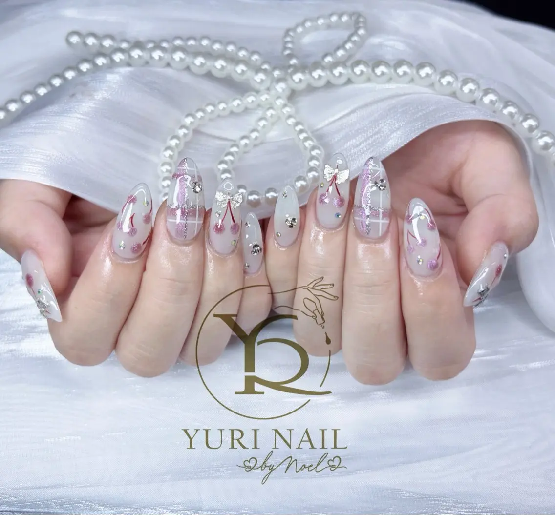 ネイル ハンドネイル フットネイル ハンドケア YURI Nail NARITAのネイルデザイン