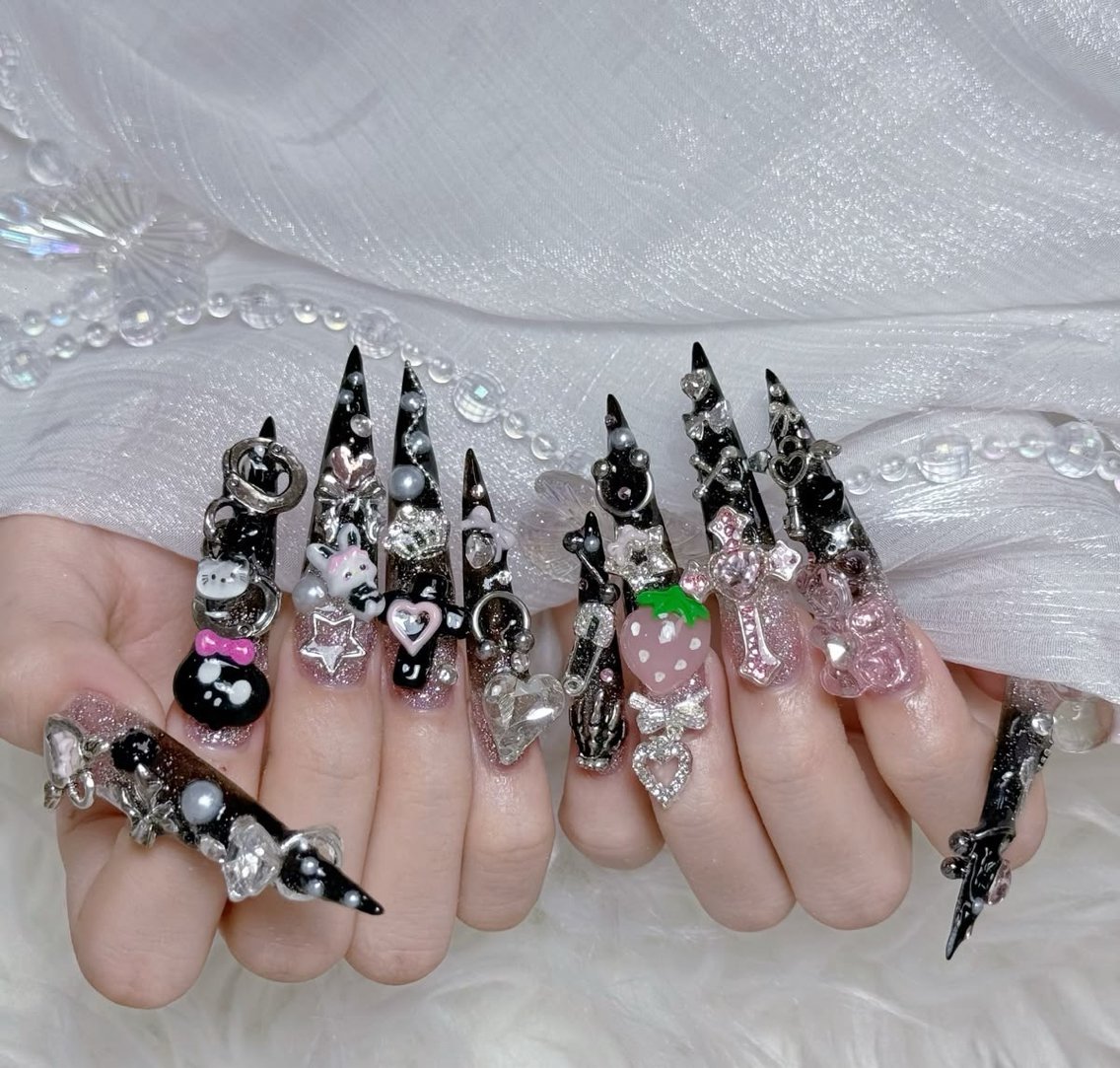 ロング ねね🎀 Melia nailのネイルデザイン