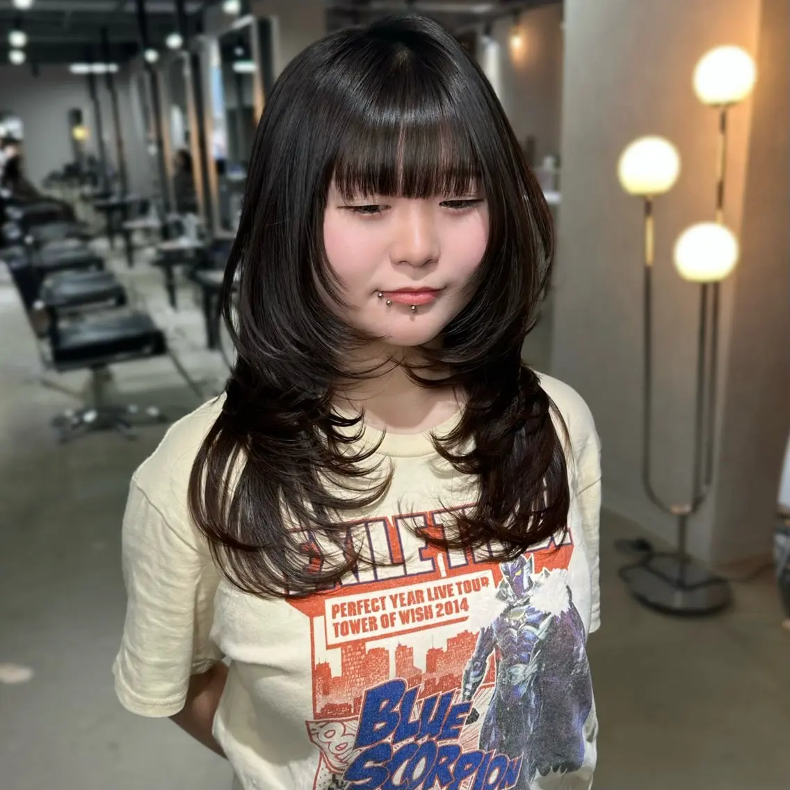 セミロング くびれヘア 顔まわりレイヤー 顔周りカット 韓国風ヘア くびれレイヤー カット ヘアカラー トリートメント 心斎橋 韓国レイヤ ー×艶髪renのヘアスタイル