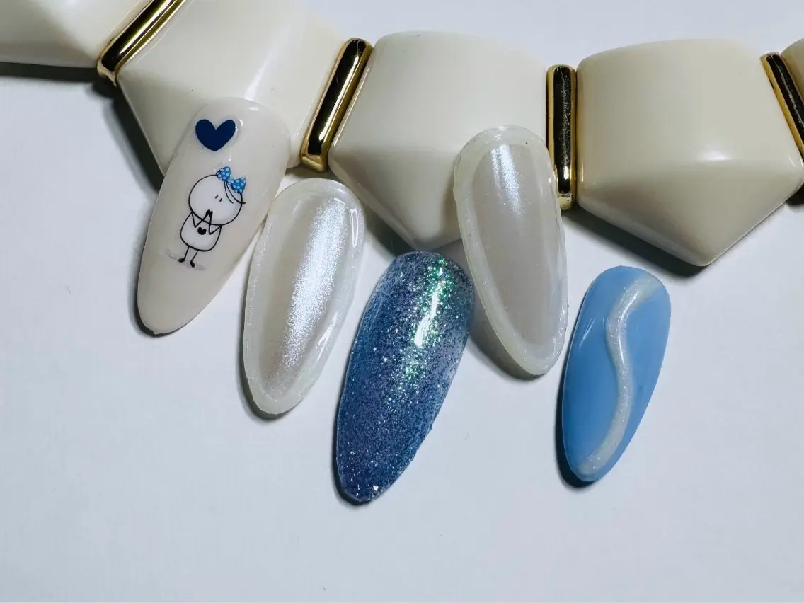 ネイル Moons nail 💅✨のネイルデザイン
