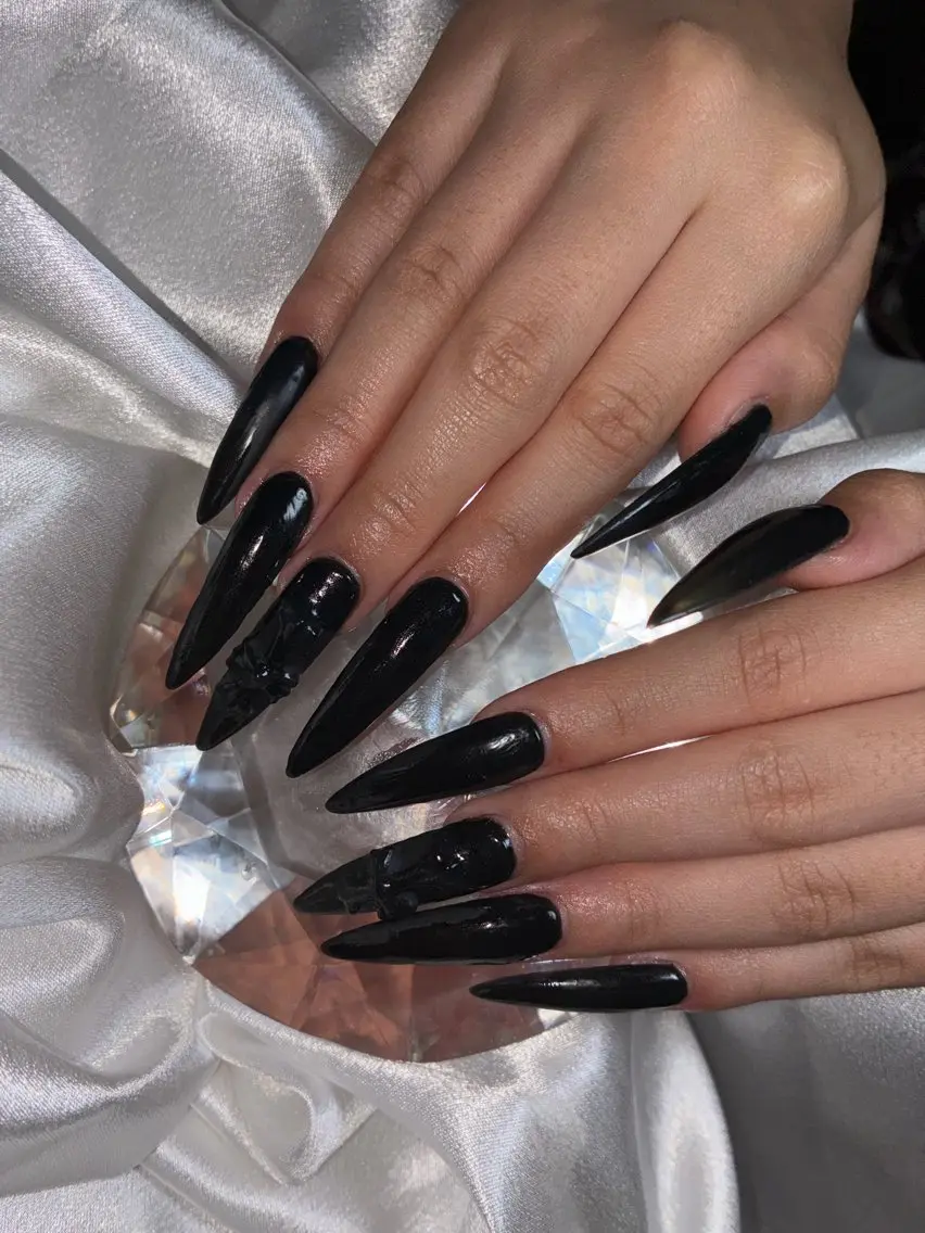 ミディアム ハンドネイル YOKOSUKA NAILS💅⚓️のネイルデザイン