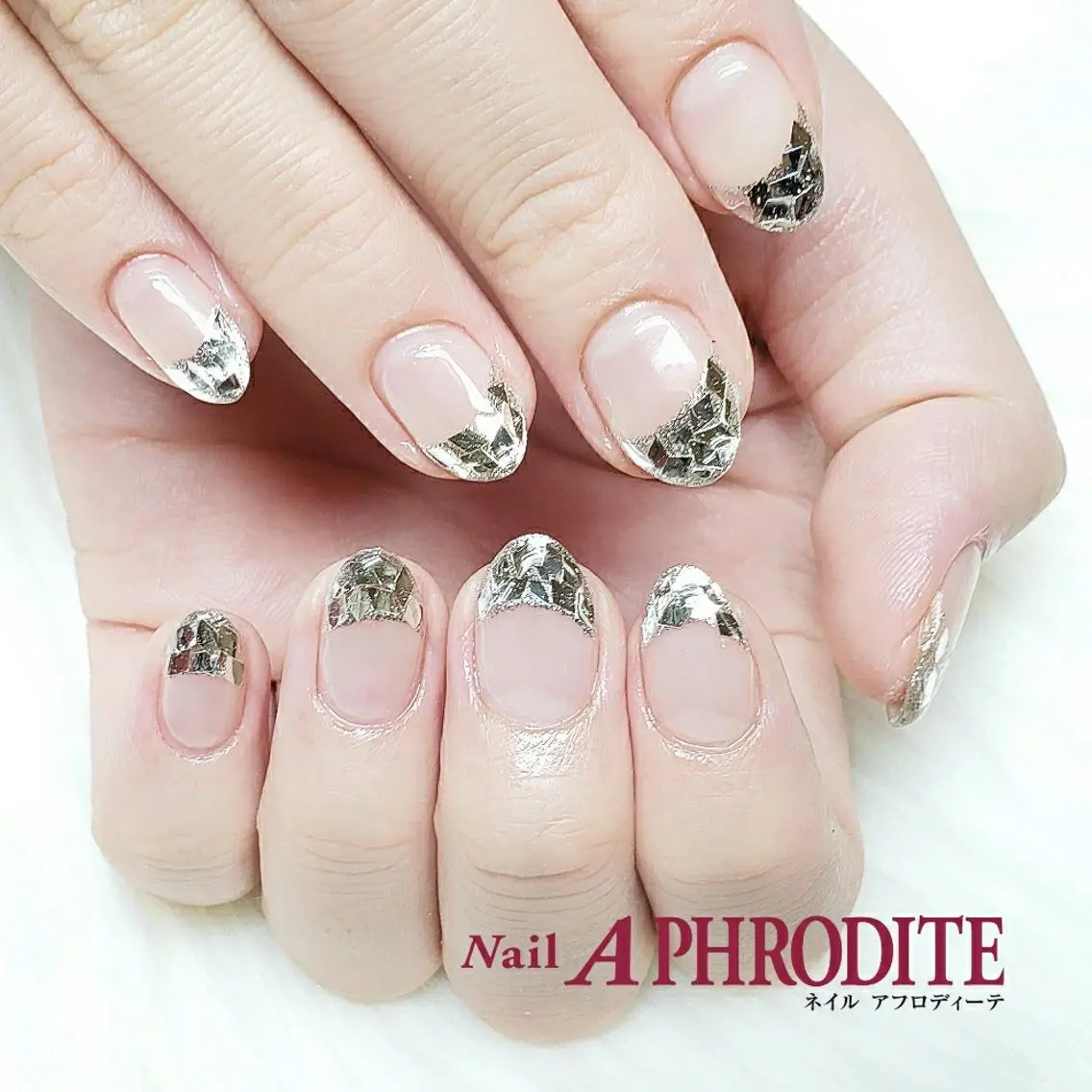ネイル オーロラネイル クリアネイル ジェルネイル シルバー ソフトジェル ハンドネイル Nail Aphroditeのネイルデザイン