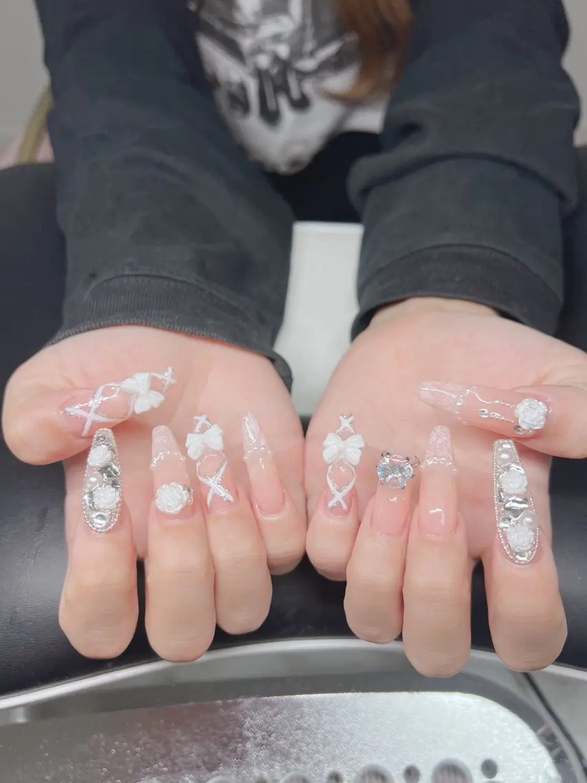 ネイル オーロラネイル チークネイル 長さ出し フットネイル フレンチネイル ハンドネイル Lee Nails チップ長さだし専門店のネイルデザイン