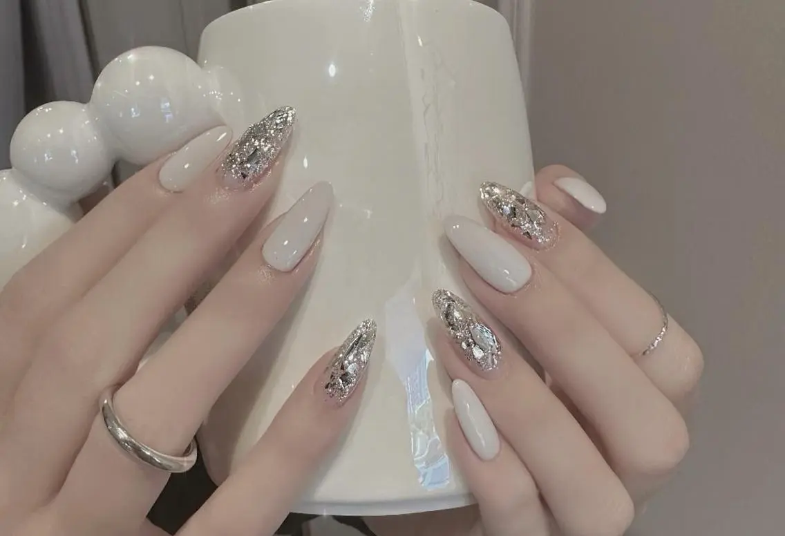 ネイル ロングネイル長さ出し 専門Spade Qのネイルデザイン