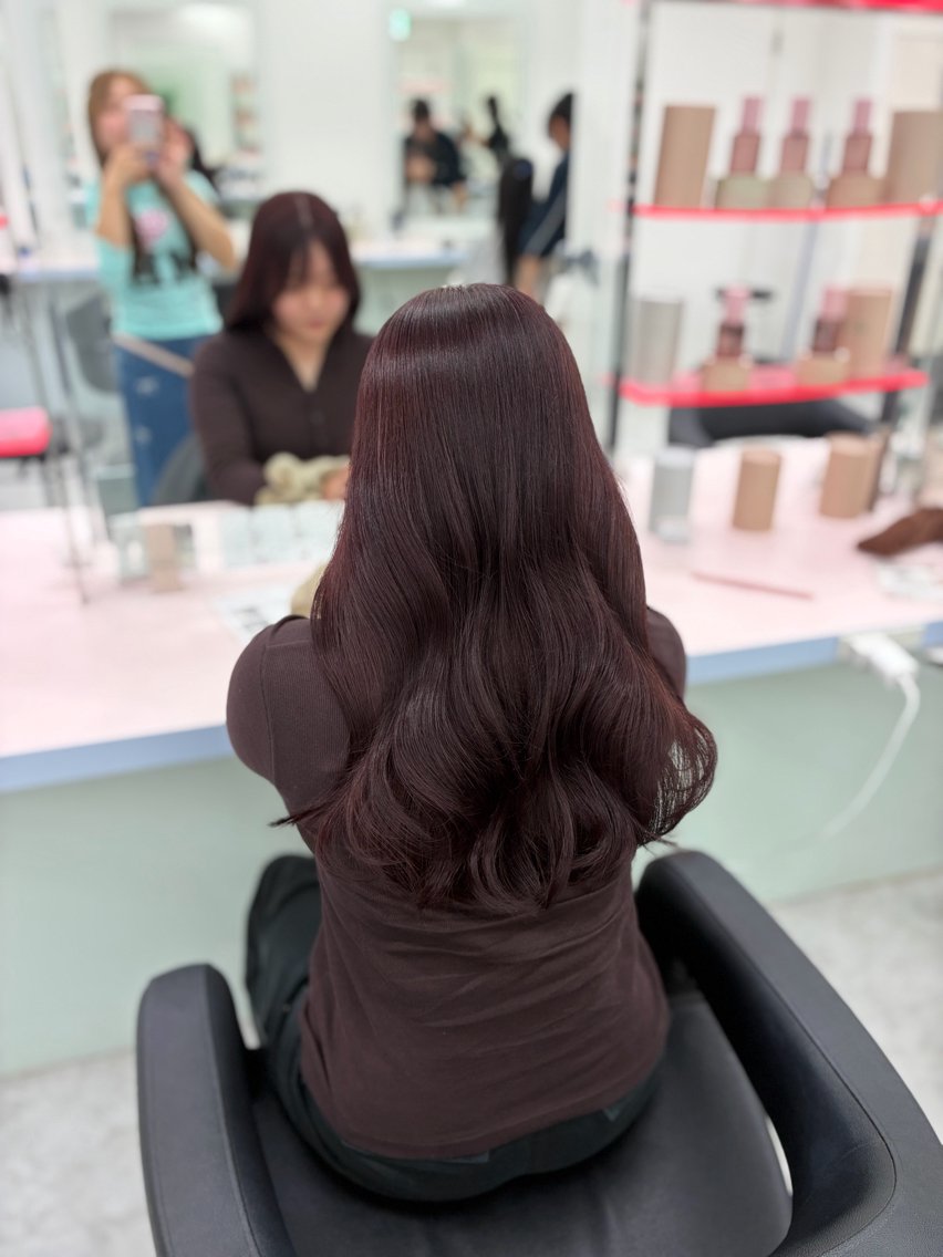 セミロング ヘアカラー トリートメント かわいいモテカラー 🎀SAAKA🎀のヘアスタイル