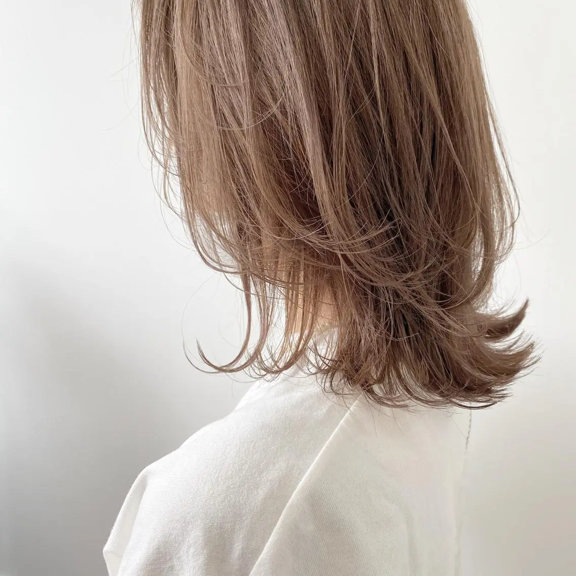 ミディアム カラー ブリーチ レイヤーカット fit stand /HIIRAGIのヘアスタイル