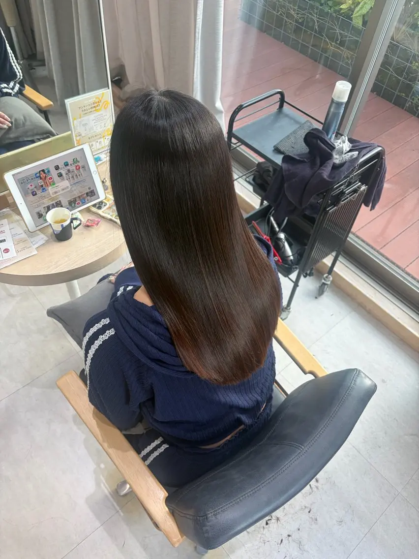 セミロング カラー 透明感カラー Asumi🫧トリー トメント持続No1のヘアスタイル
