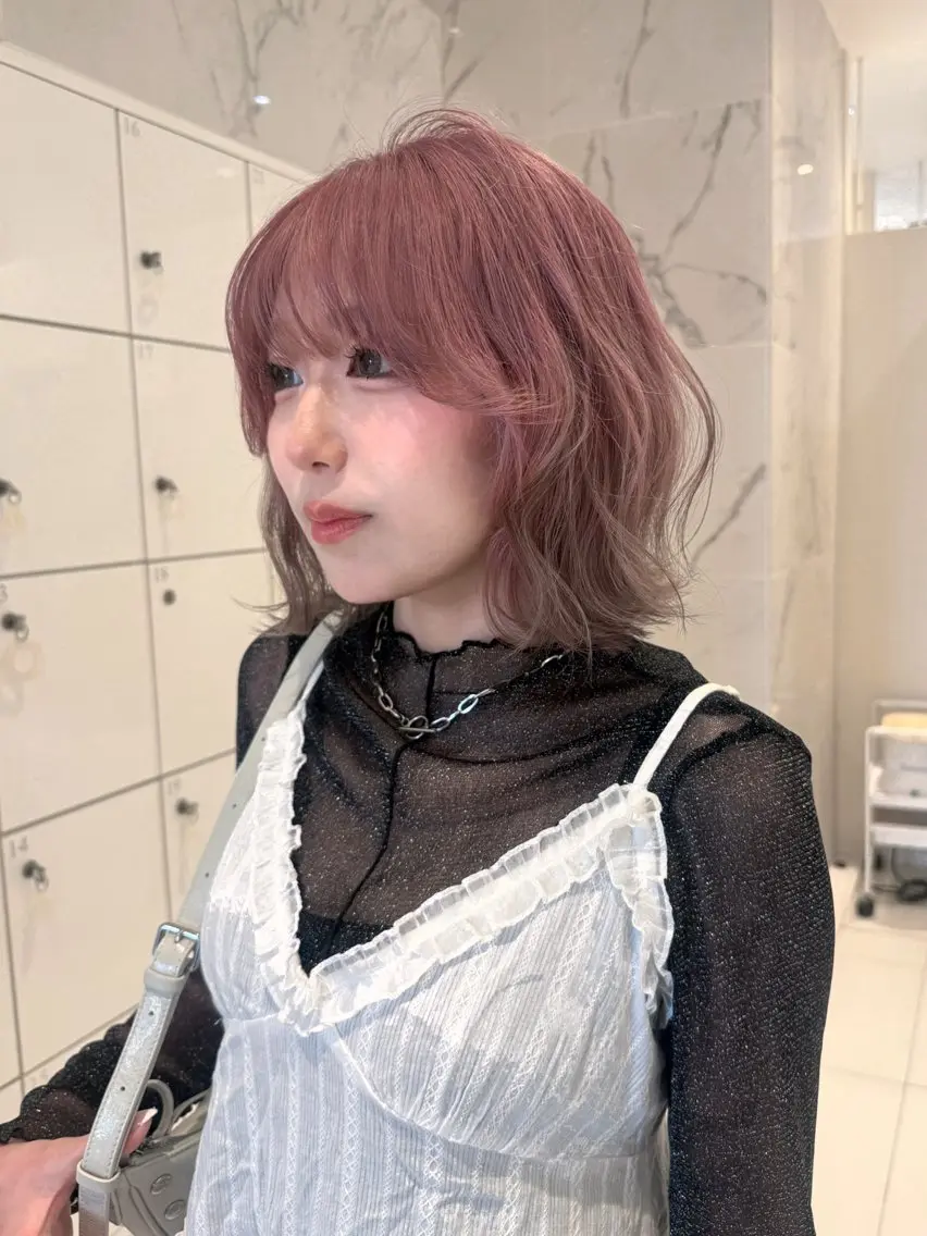 ミディアム ツートーンカラー カット ヘアカラー 透明感カラー 🫧/つばめのヘアスタイル