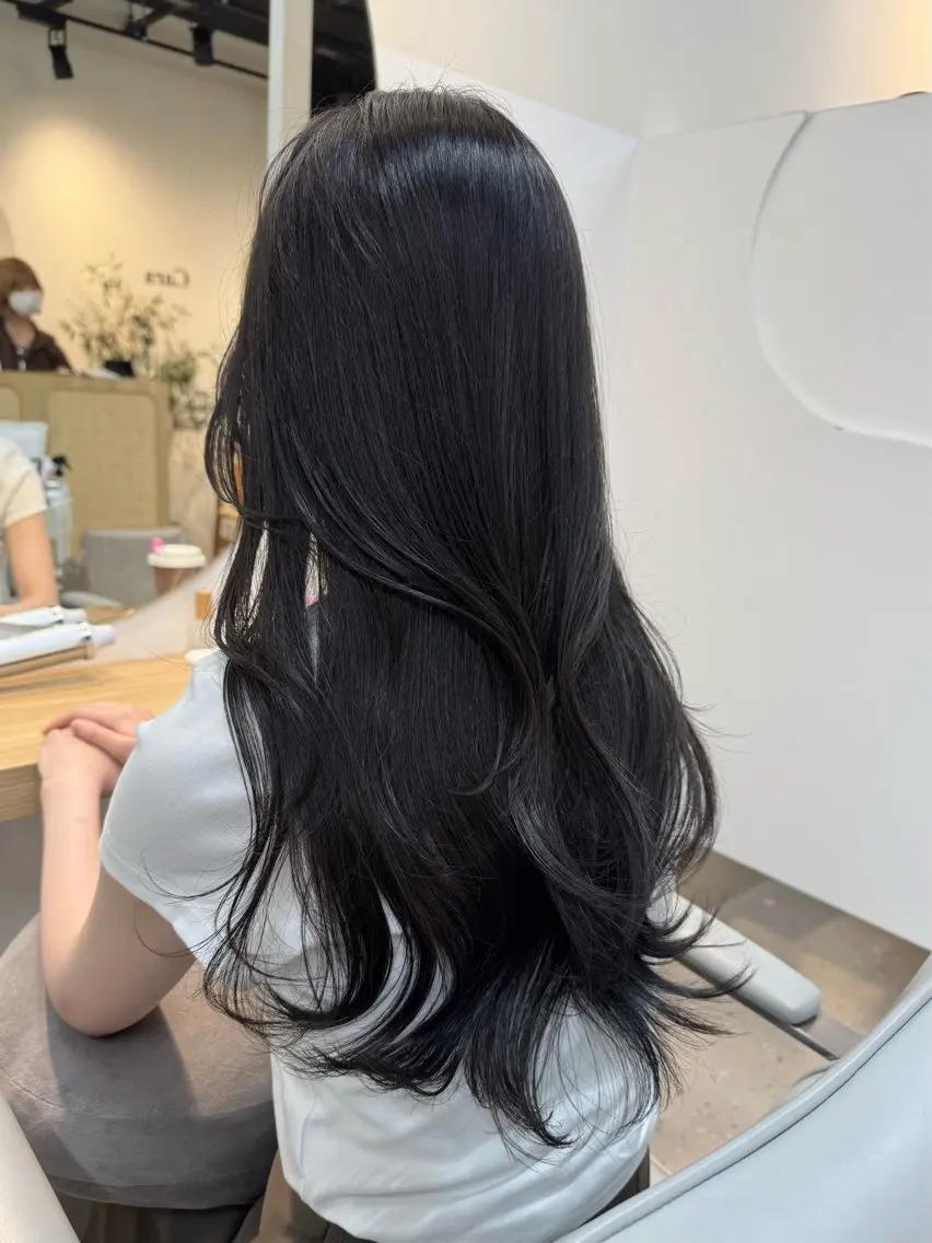 セミロング カラー 黒髪 トリートメント ヘアカラー luxbe /アシスタント るなのヘアスタイル