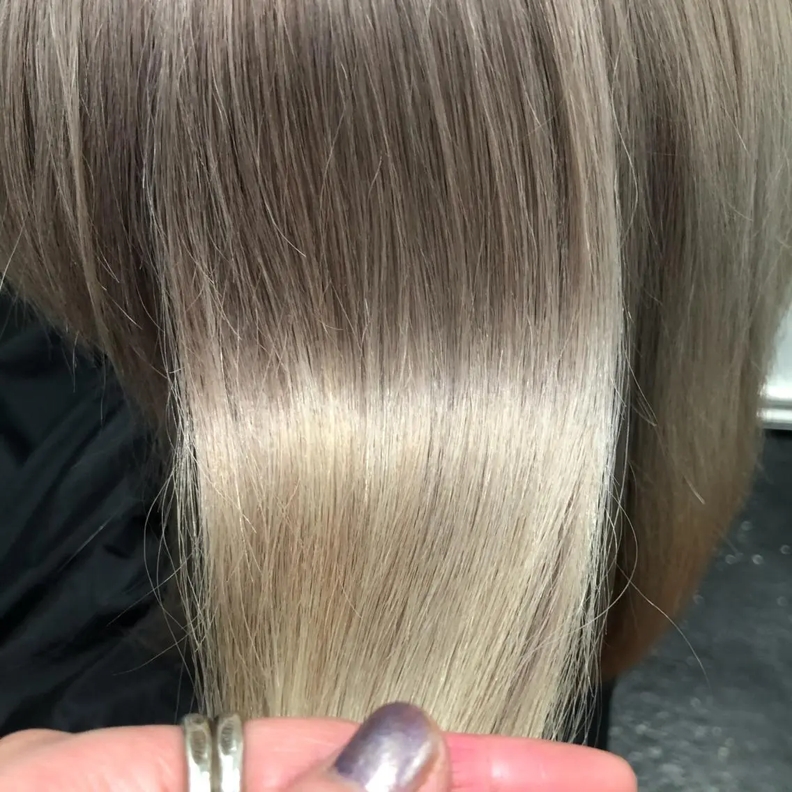 ミディアム サイレント美容師 アイリィのヘアスタイル