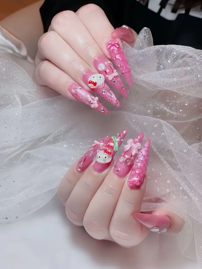 ネイル アニマル柄 ボルドー ブラウン チークネイル フレンチネイル Rin Nail 新大久保店のネイルデザイン