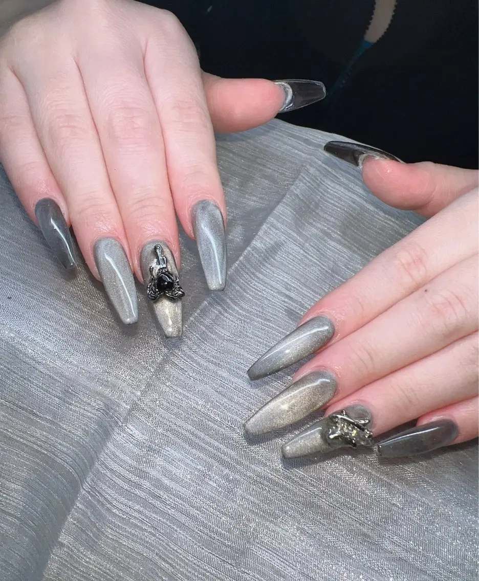 ネイル オーロラネイル チークネイル 長さ出し フットネイル フレンチネイル ハンドネイル Lee Nailsのネイルデザイン