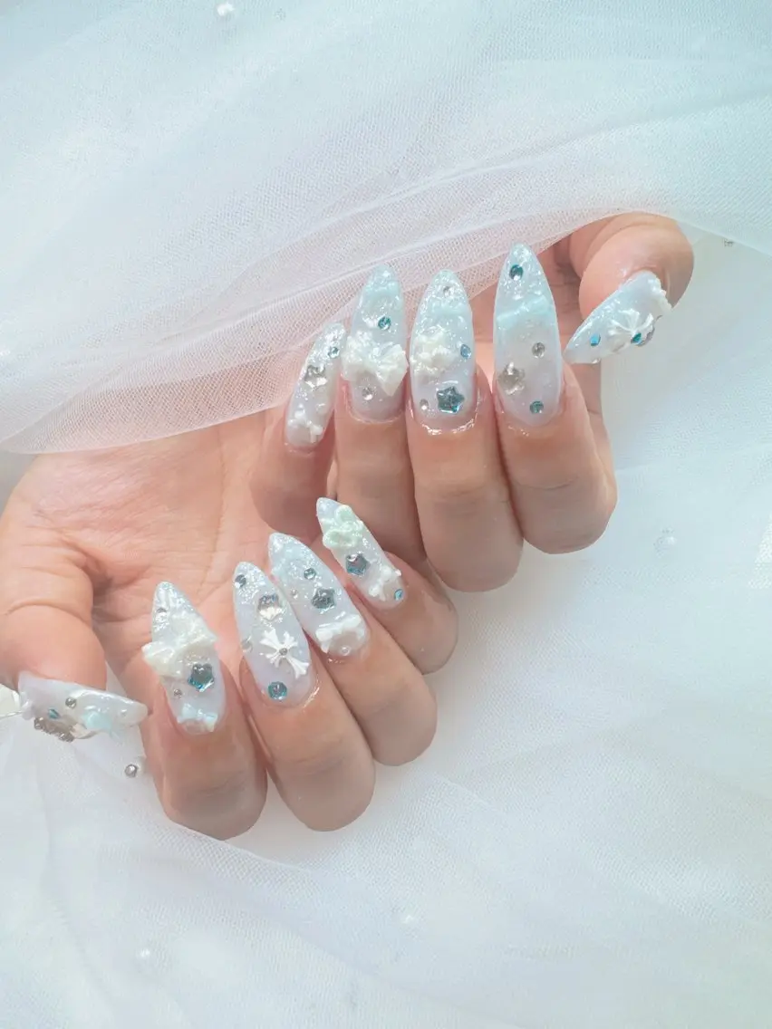 ネイル アートネイル フレンチネイル ジェルネイル ガラスフレンチ マグネットネイル ハンドネイル Queeens nailのネイルデザイン