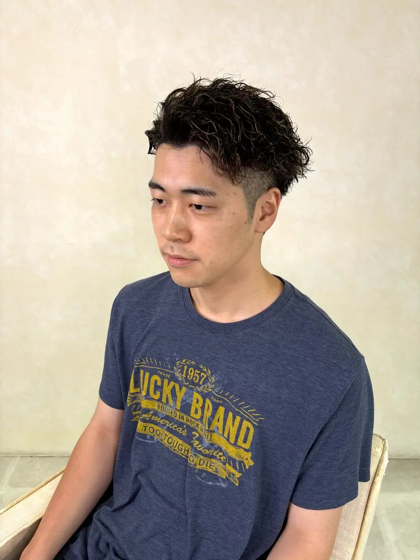 ショート カラー パーマ メンズ メンズメッシュ メンズパーマ メッシュ メンズ特化✨パーマス タイル大得意安田海斗のヘアスタイル