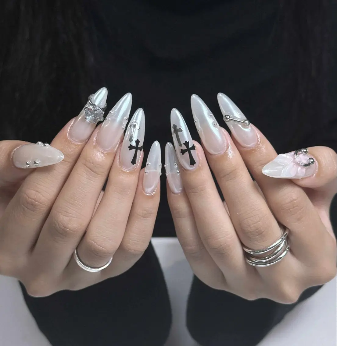 ネイル ボルドー ブラウン チークネイル ドット フットネイル Julli NailStudioのネイルデザイン