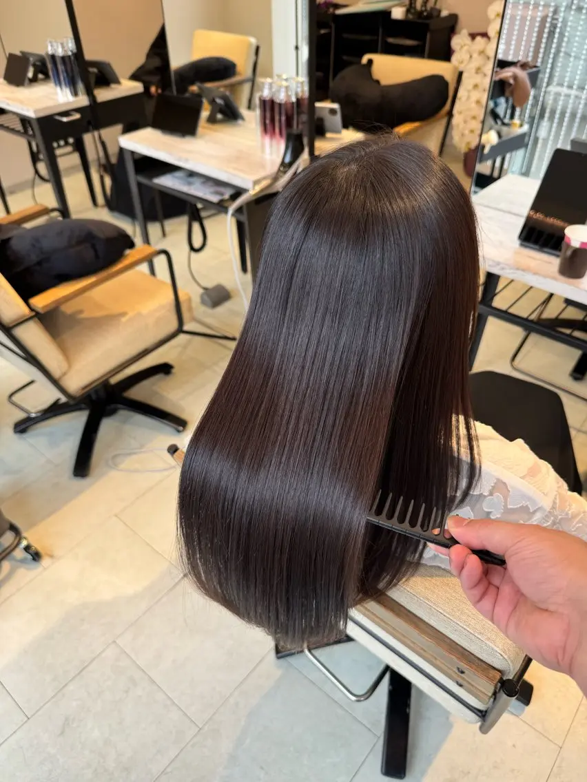 セミロング sakai toshinoriのヘアスタイル