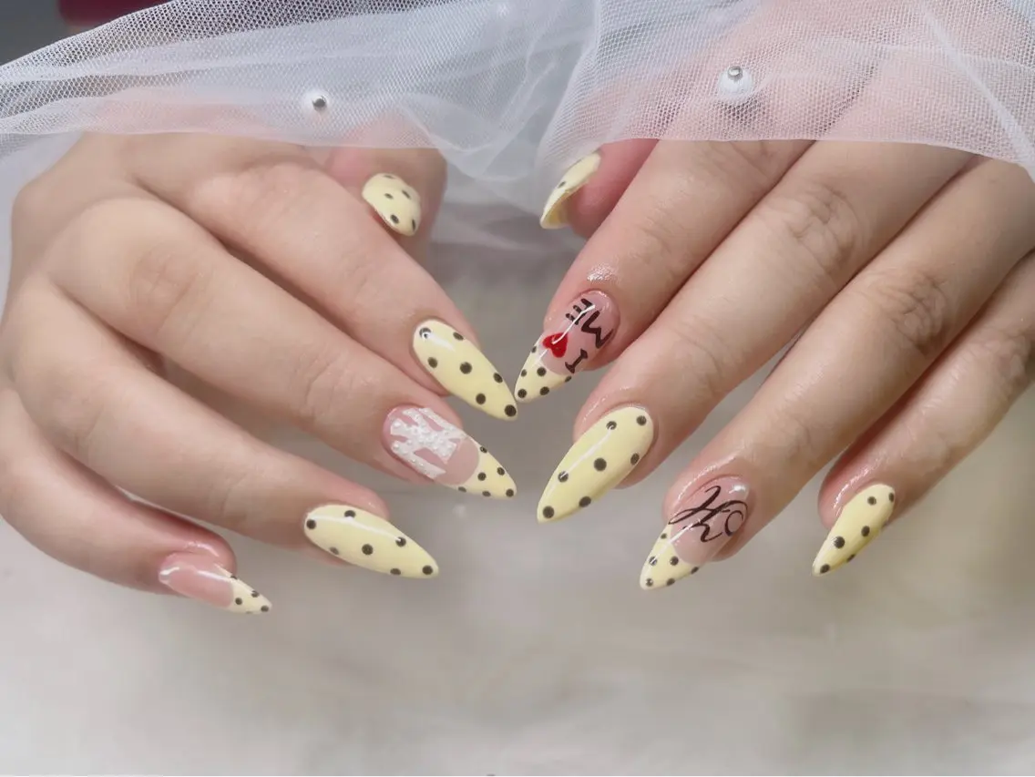 ネイル チークネイル ドット フレンチネイル グラデーション 韓国ネイル ハンドネイル Kei Nail 長さ出し 付け放題のネイルデザイン
