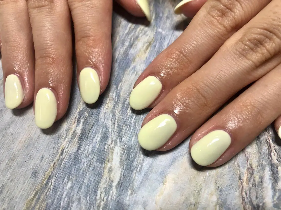 ネイル 黄色 ハンドネイル mogunail &blowのネイルデザイン