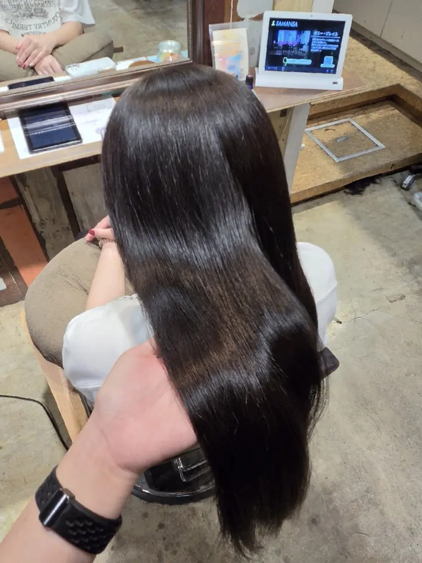 ロング 谷岡 沙也佳のヘアスタイル
