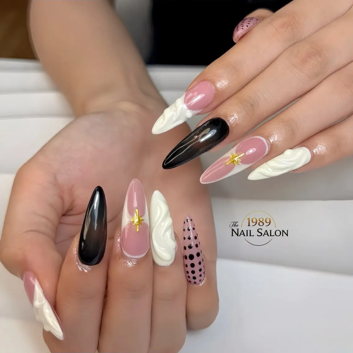 ネイル ハンドネイル The 1989 Nail Salonのネイルデザイン