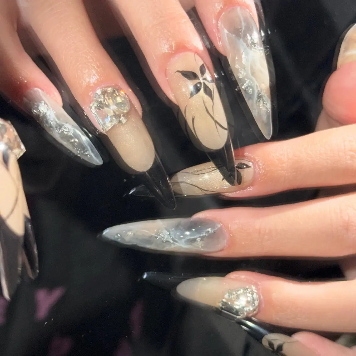 ネイル ハンドネイル CARAT/ Rinaのネイルデザイン