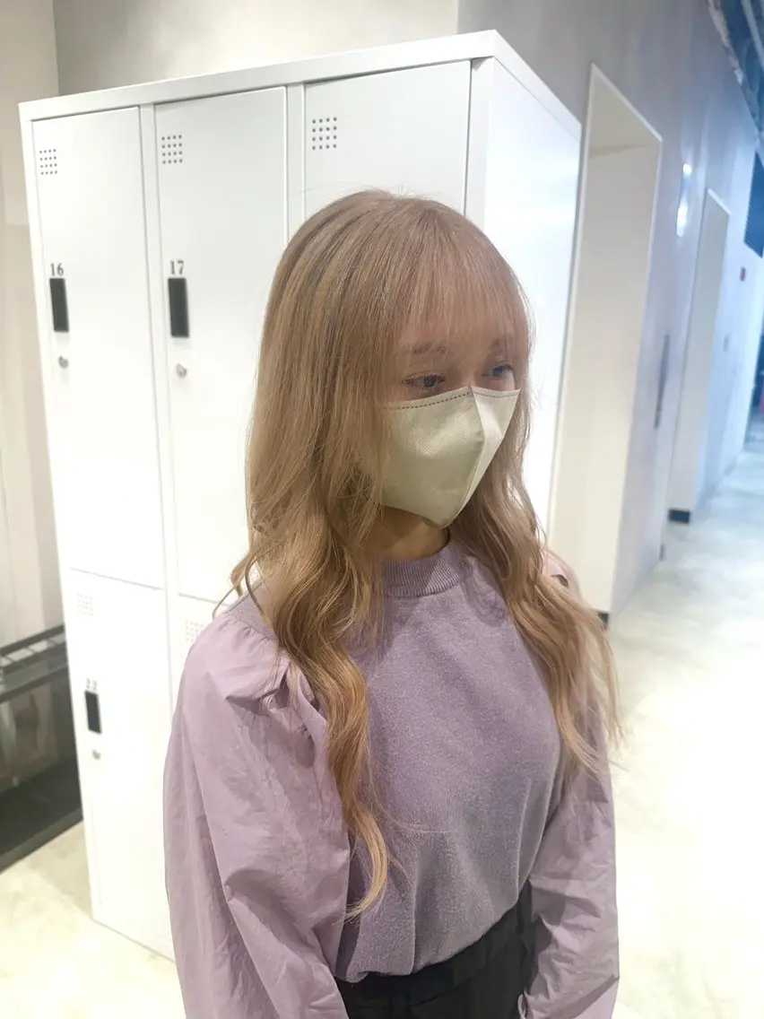 ロング カラー カット ヘアカラー ハイトーン/うる艶 カラー Mioのヘアスタイル
