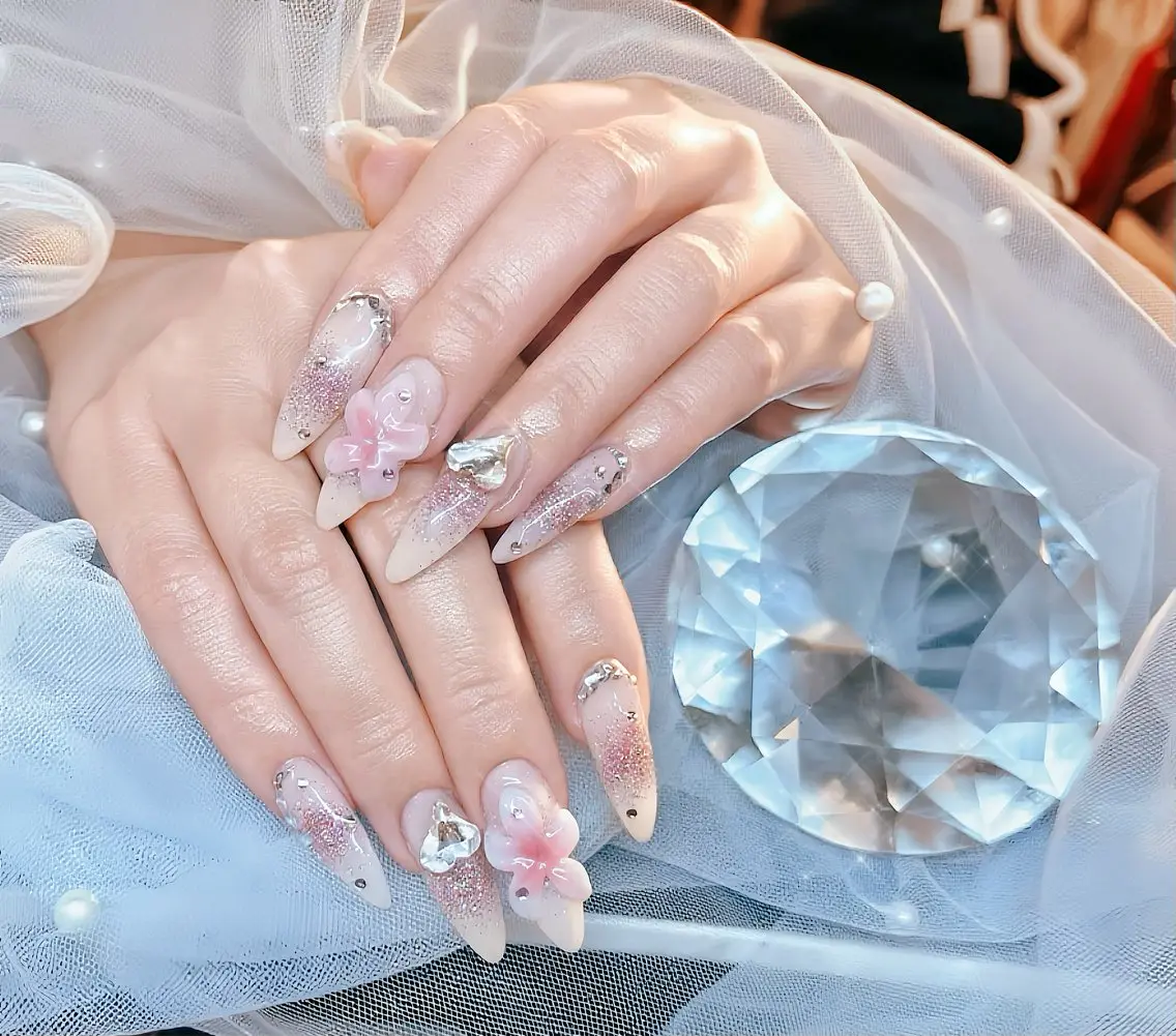 ネイル フレンチネイル グラデーション マグネットネイル ミラーネイル 春ネイル ハンドネイル Sora Nailのネイルデザイン