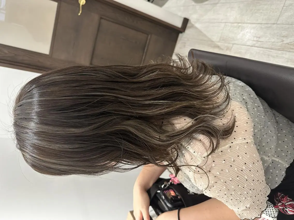 セミロング カラー ハイライトカラー ハイライト 瀬尾 由希菜のヘアスタイル