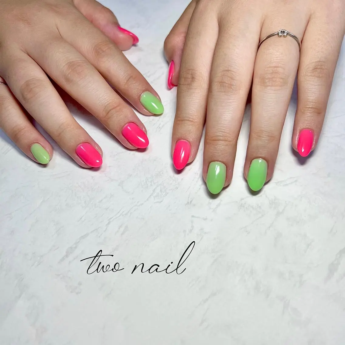 ネイル アートネイル フットネイル グリーン ハート ニュアンスネイル ハンドネイル two nailのネイルデザイン