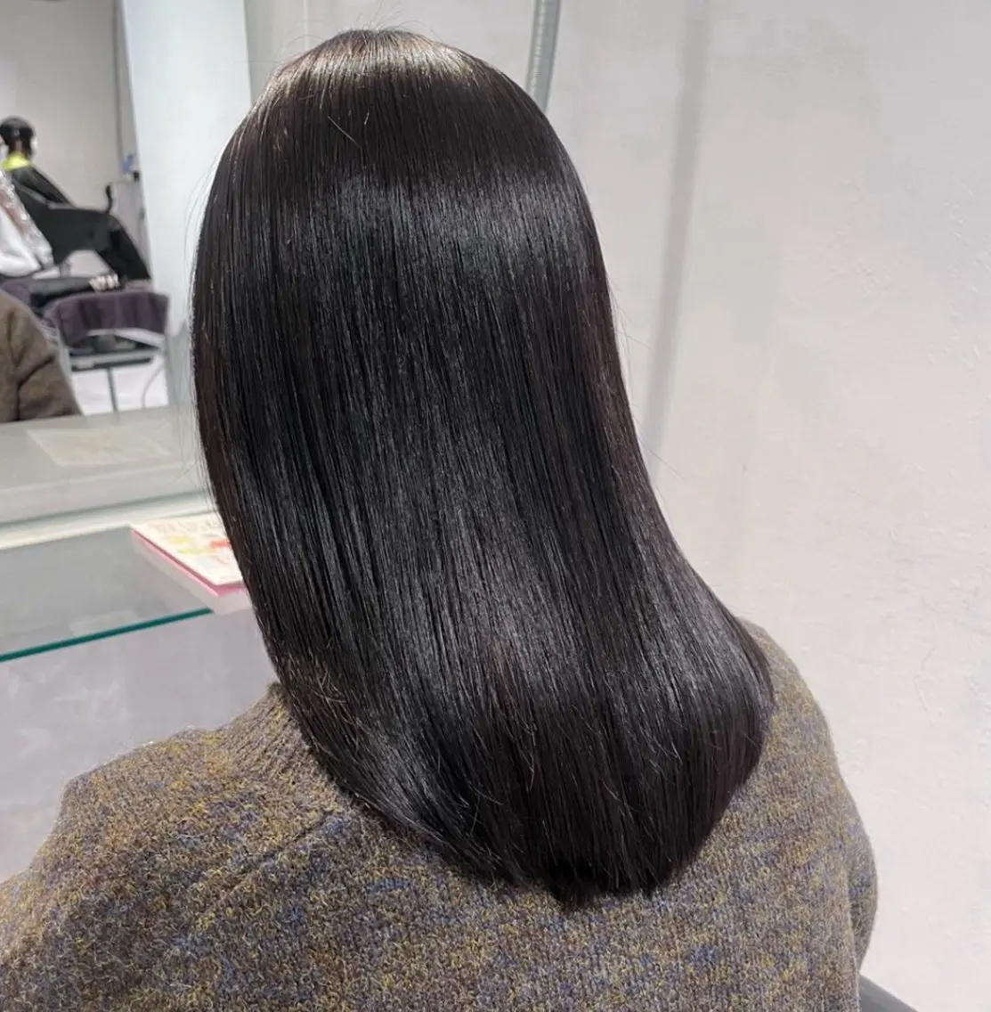 セミロング カラー 🫧うる艶トレンド 🫧透明感カラーのヘアスタイル