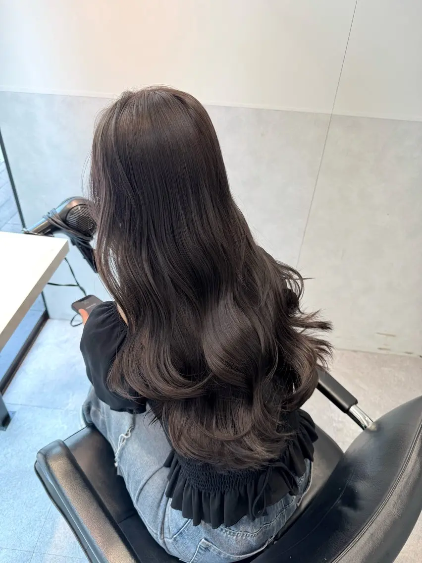 ロング ヘアカラー トリートメント 🌟透明感カラー 🌟松岡勇輝のヘアスタイル