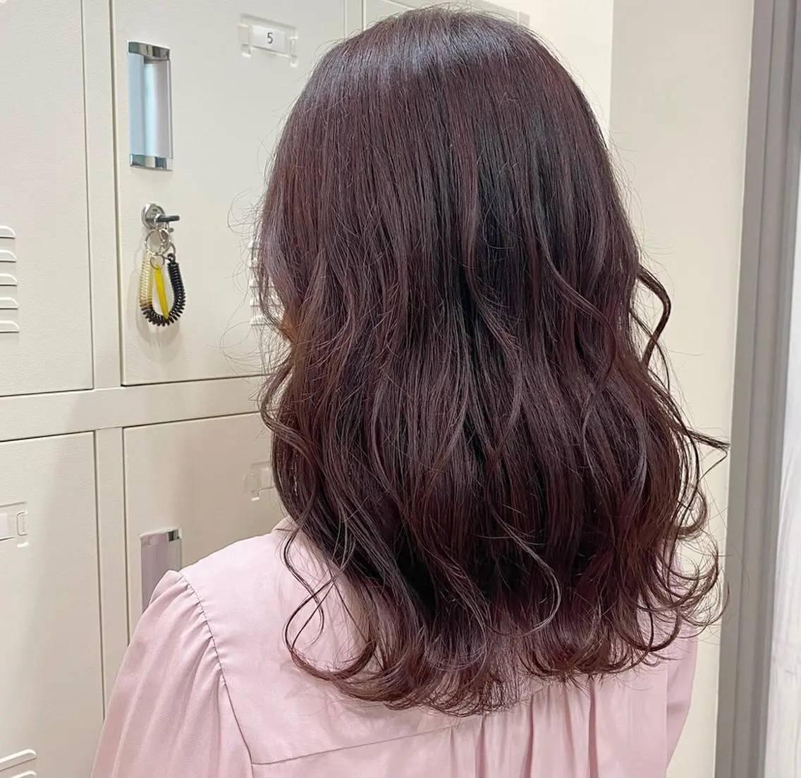 カラー ブリーチ ブリーチなしカラー ピンクカラー 後藤 瀬奈のヘアスタイル