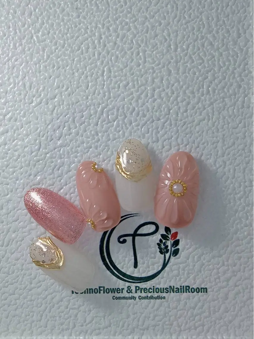 ネイル フラワーネイル precious nail roomのネイルデザイン