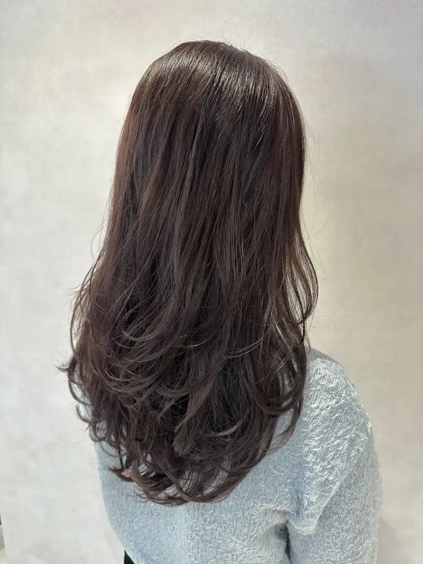 ロング カラー ブリーチ 透明感カラー ダブルカラー ブリーチなしカラー 顔まわりレイヤー 大人レイヤー& 透明感カラー💄のヘアスタイル