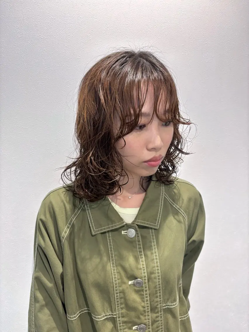 ミディアム パーマ ミディアムパーマ レイヤーカット カット パーマ トリートメント レイヤーパーマ/ かどたはるなのヘアスタイル