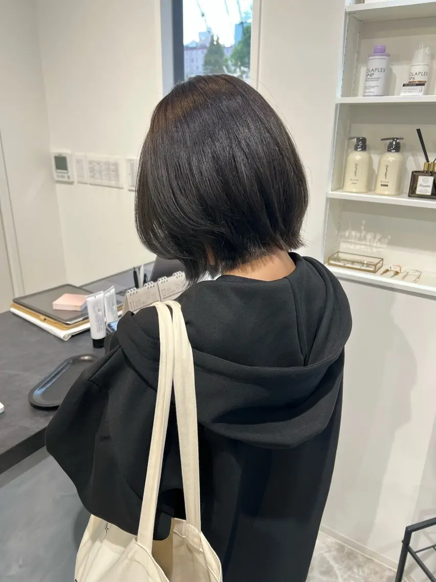 ショート カラー ボブレイヤー ボブ レイヤーカット 黒阪 なみのヘアスタイル