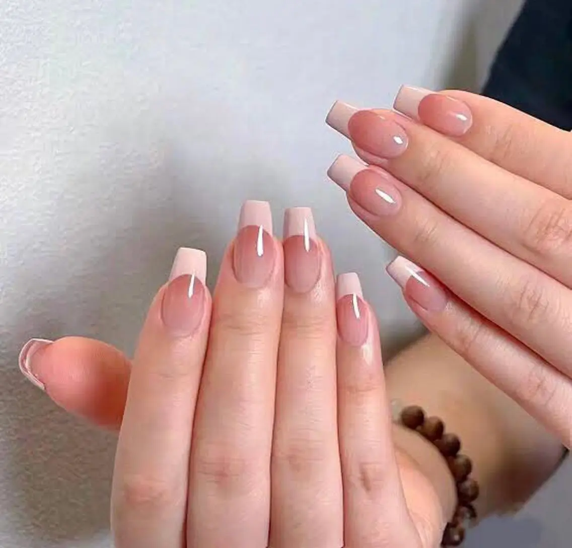 【オフ無料】120分💗人気 カラークラデーション フレンチ韓国ネイルの写真