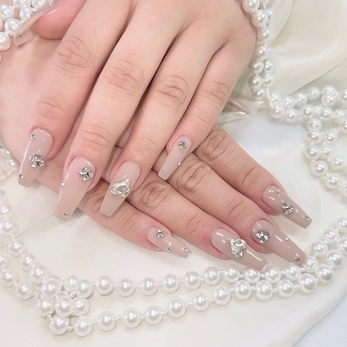 ネイル アートネイル フレンチネイル ジェルネイル グラデーション 韓国ネイル ハンドネイル Viola  . Nailsalonのネイルデザイン