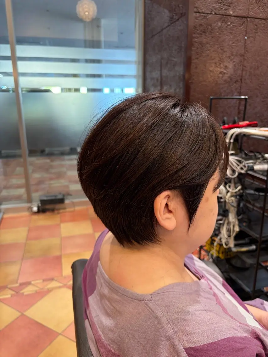 ショート カラー 長谷川 賢治のヘアスタイル