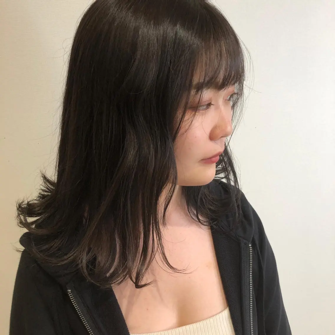 ミディアム カラー 透明感カラー グレージュ 玉城 和磨のヘアスタイル